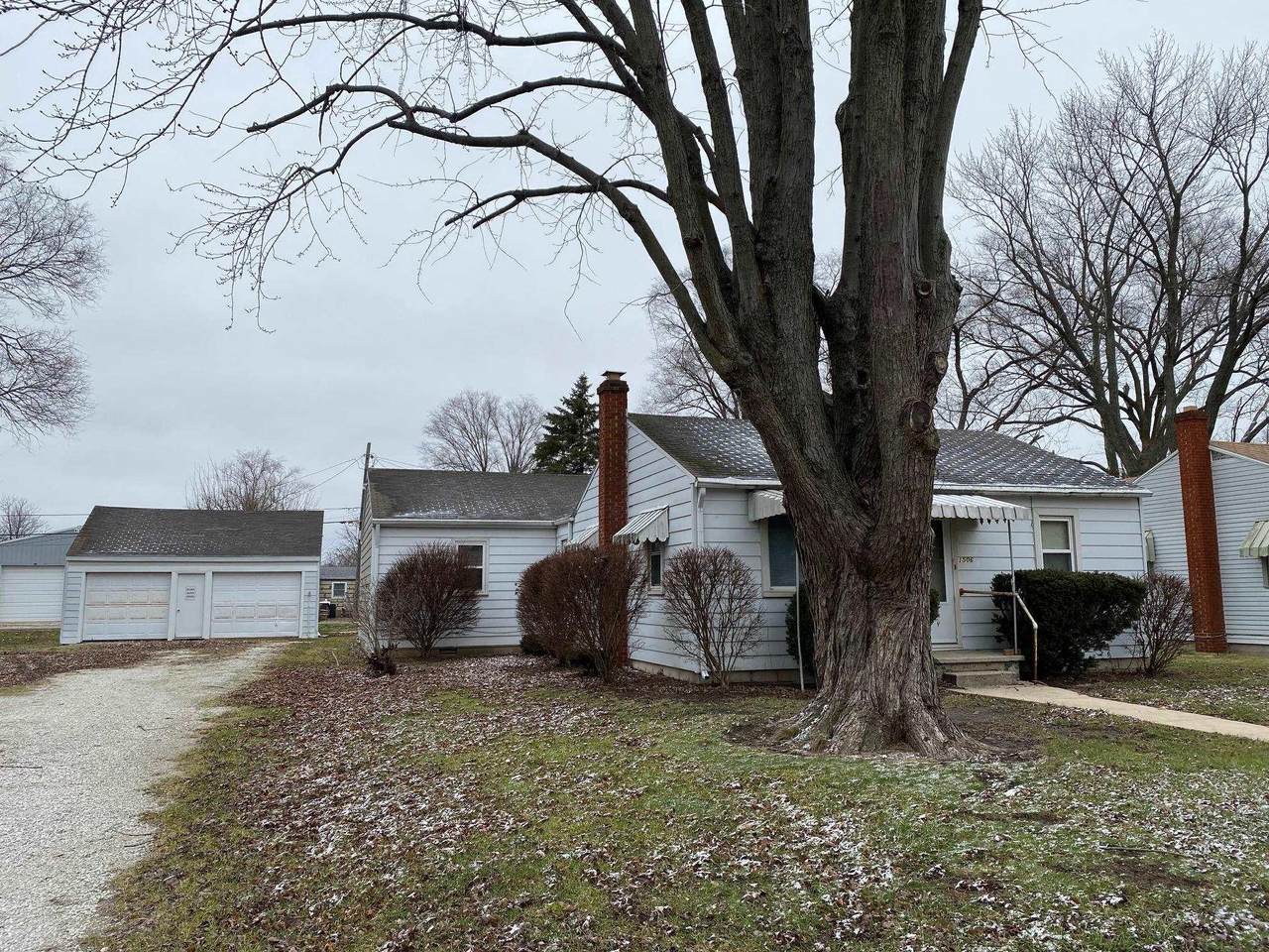 1506 10th Street - Photo 1