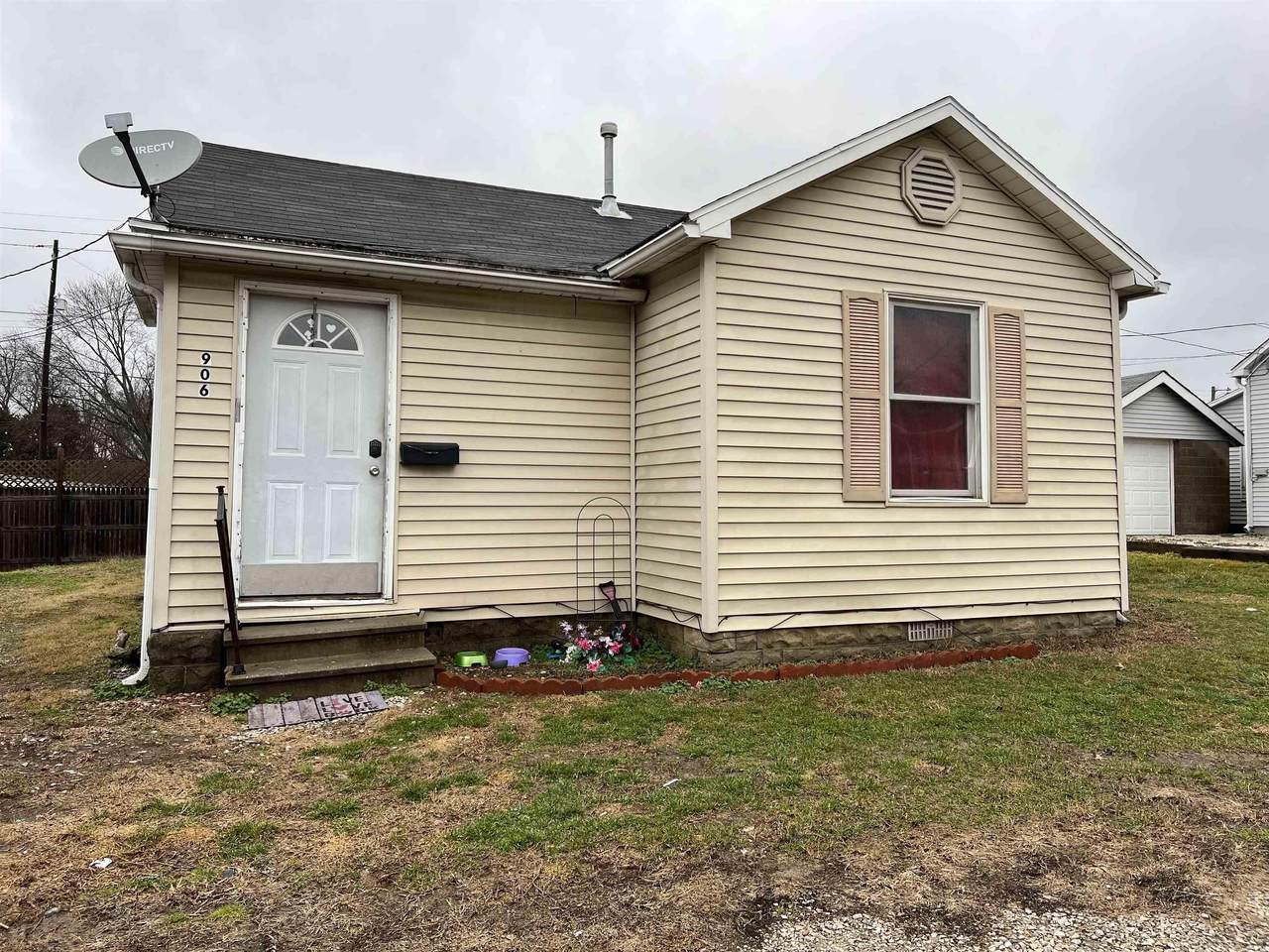 906 Broadway Street - Photo 1