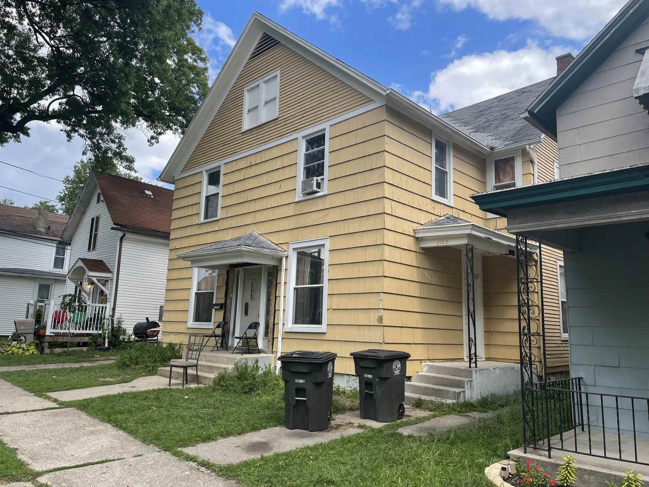 2121 Oakley Street - Photo 1