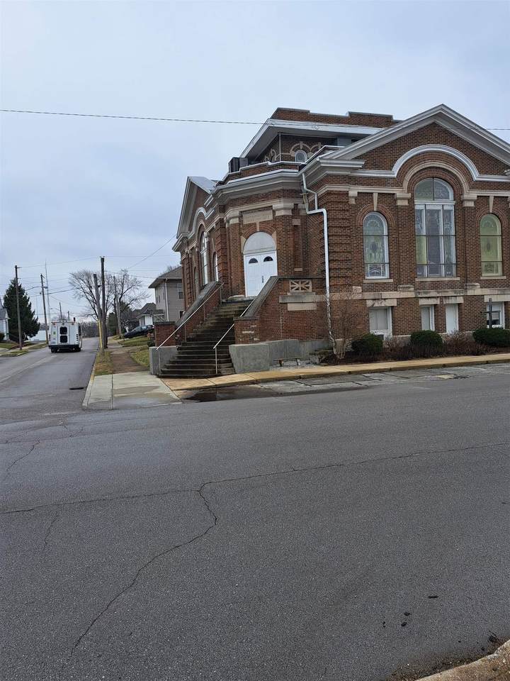 301 Columbia Street - Photo 1