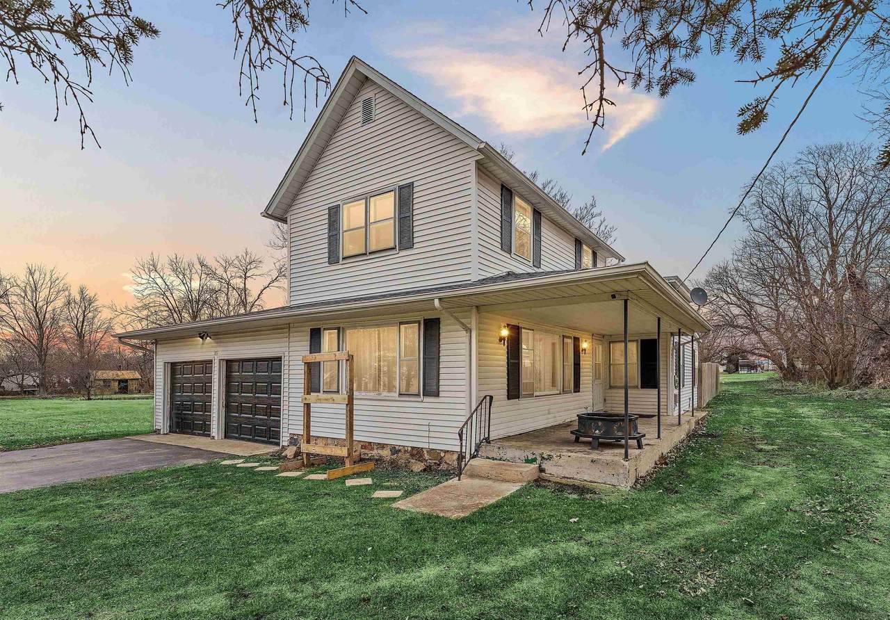 533 Newton Street - Photo 1