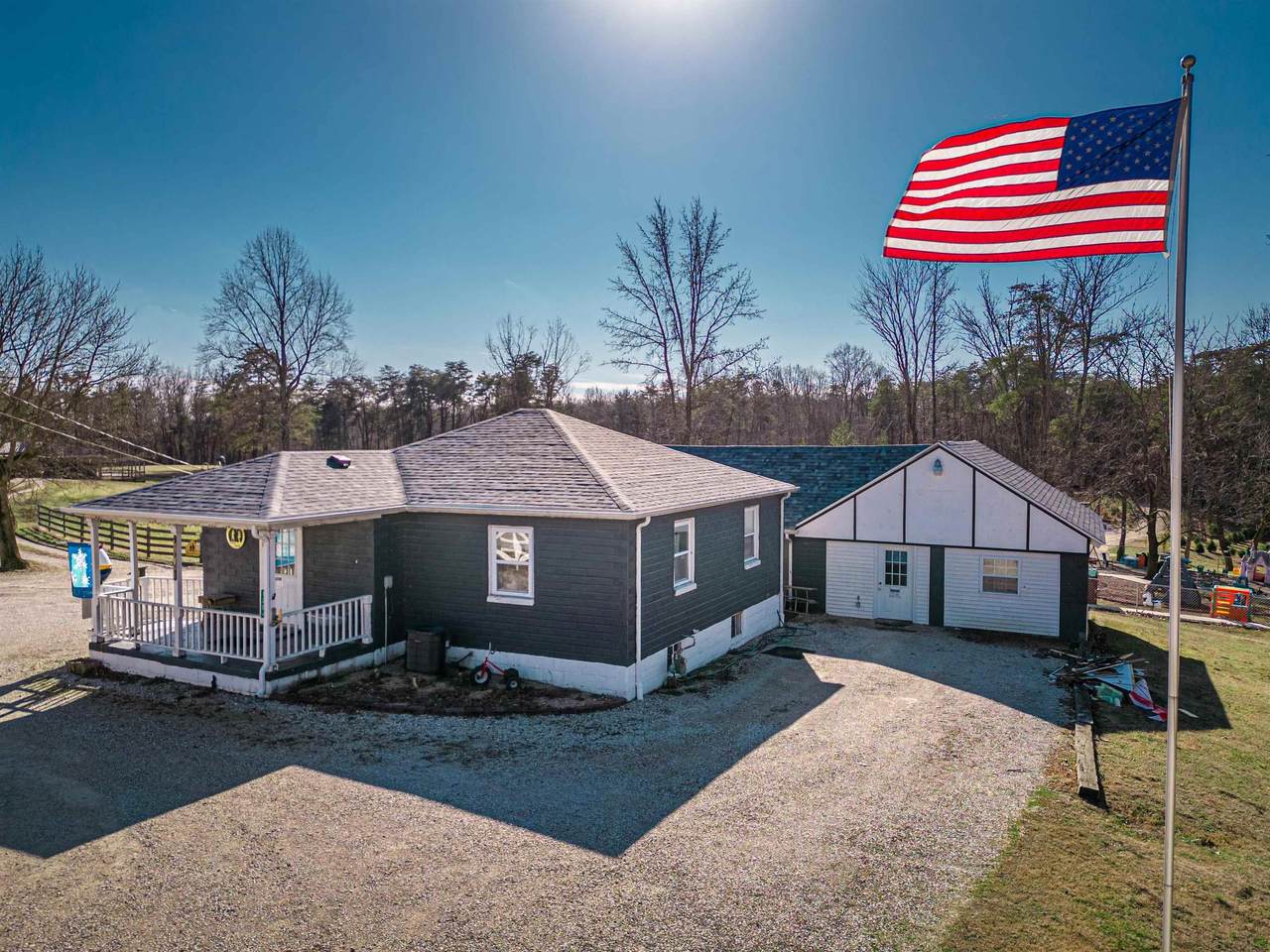 1284 State Rd. 61 - Photo 1