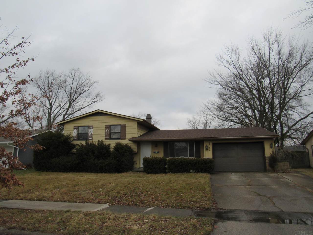 2034 Legoma Drive - Photo 1