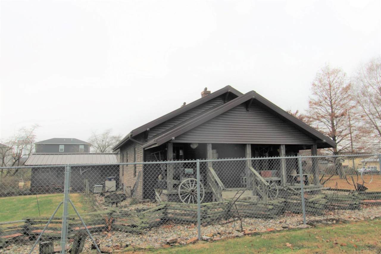 415 Lincoln Avenue - Photo 1