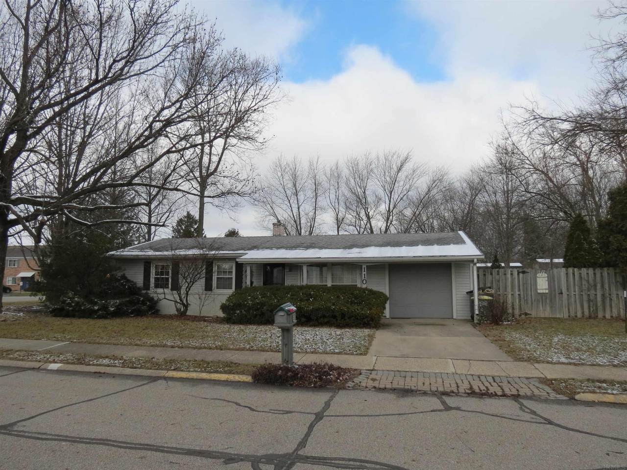 110 Sharon Road - Photo 1
