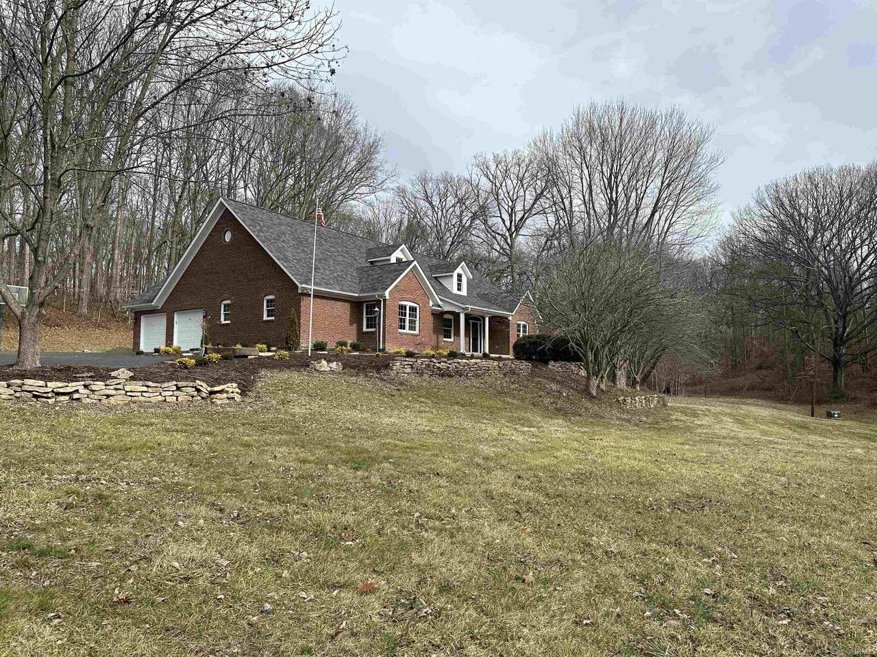 1010 River Road - Photo 1