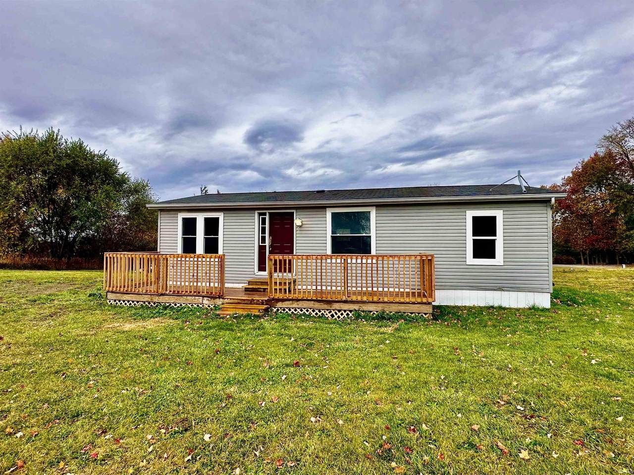 3882 1600 E - Photo 1