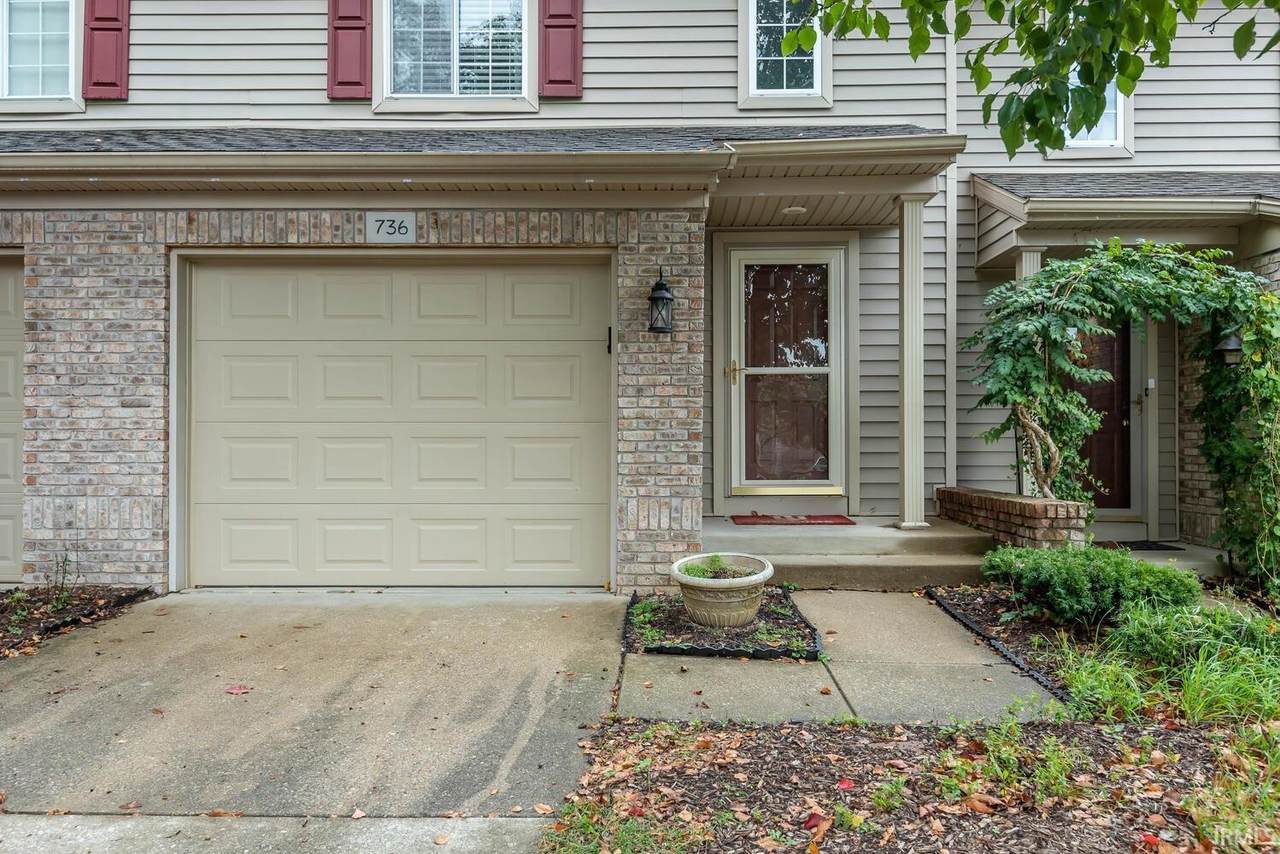 736 Bayberry Court - Photo 1