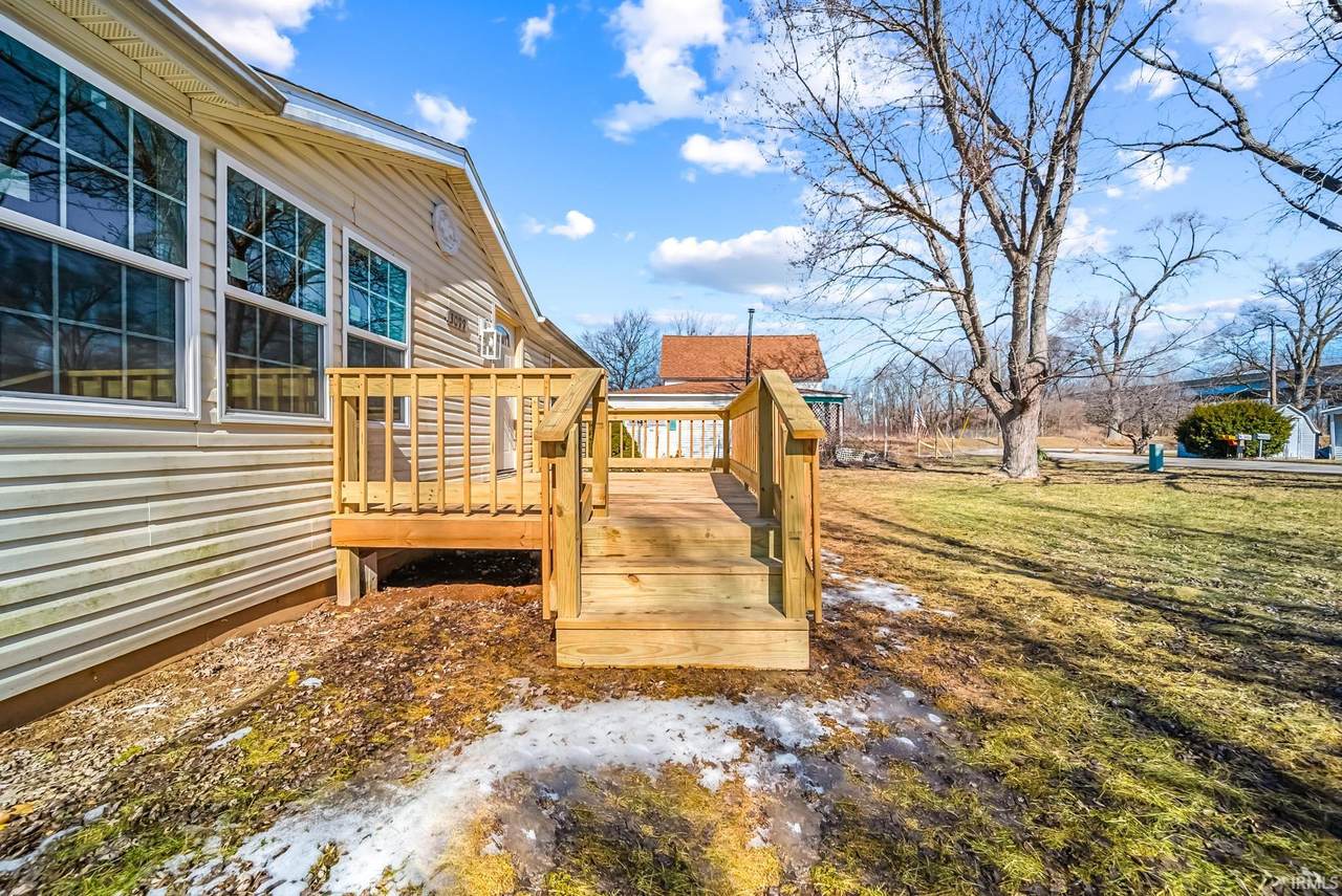 https://bt-photos.global.ssl.fastly.net/irmls/1280_boomver_1_202506133-2.jpg