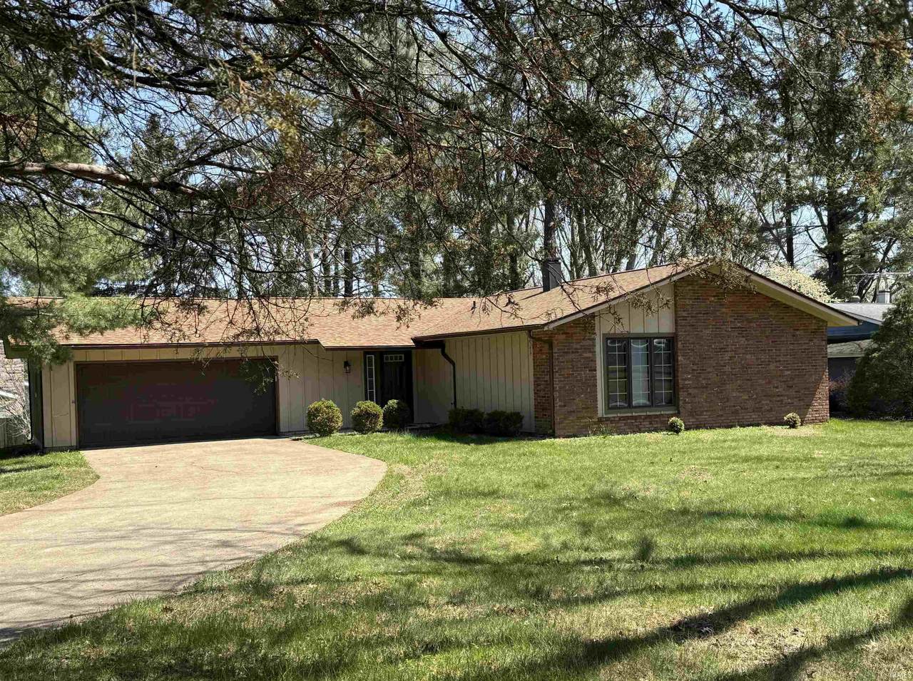 1402 Elliston Drive - Photo 1