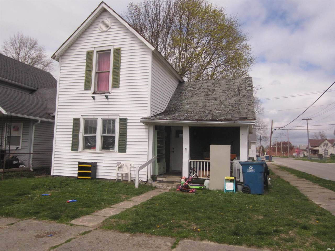 231 South C Street - Photo 1
