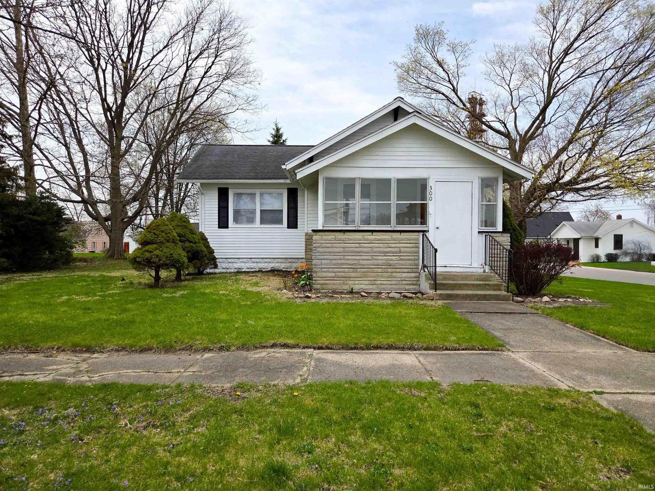 300 6th Street - Photo 1