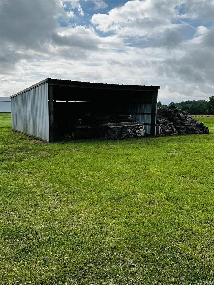 2010 State Road 257 - Photo 1