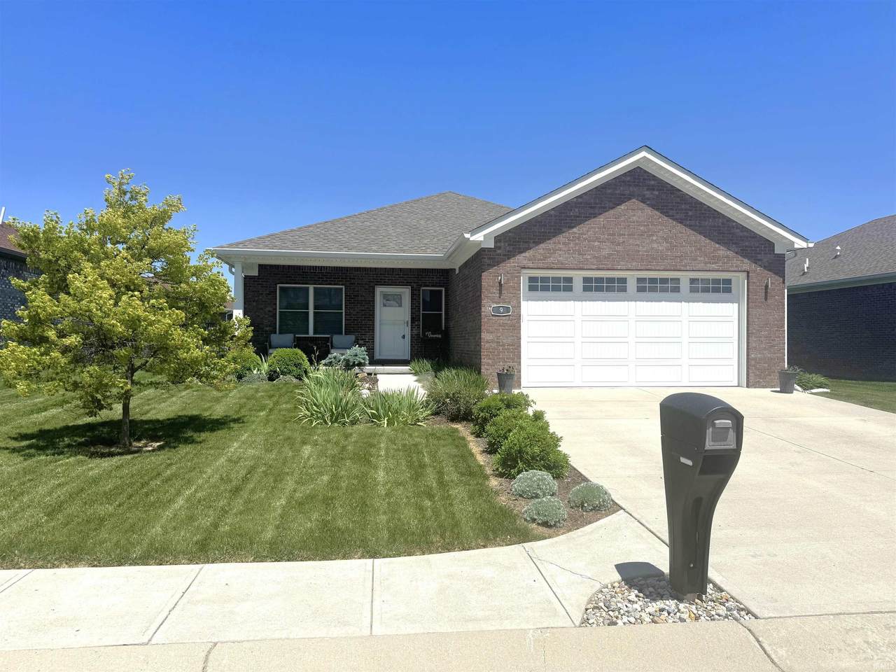 9 Silver Leaf Drive - Photo 1