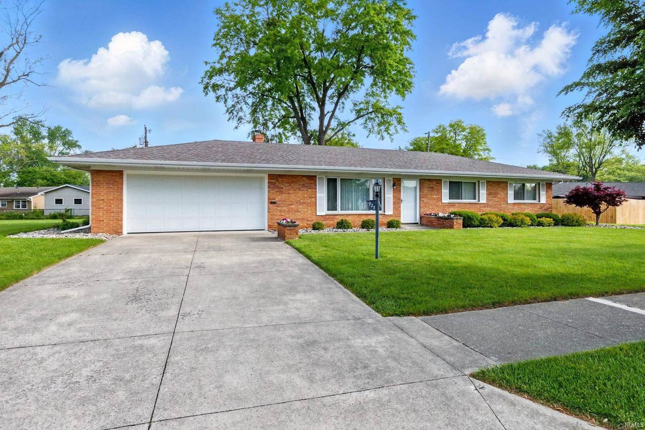 928 Hollyhill Drive - Photo 1