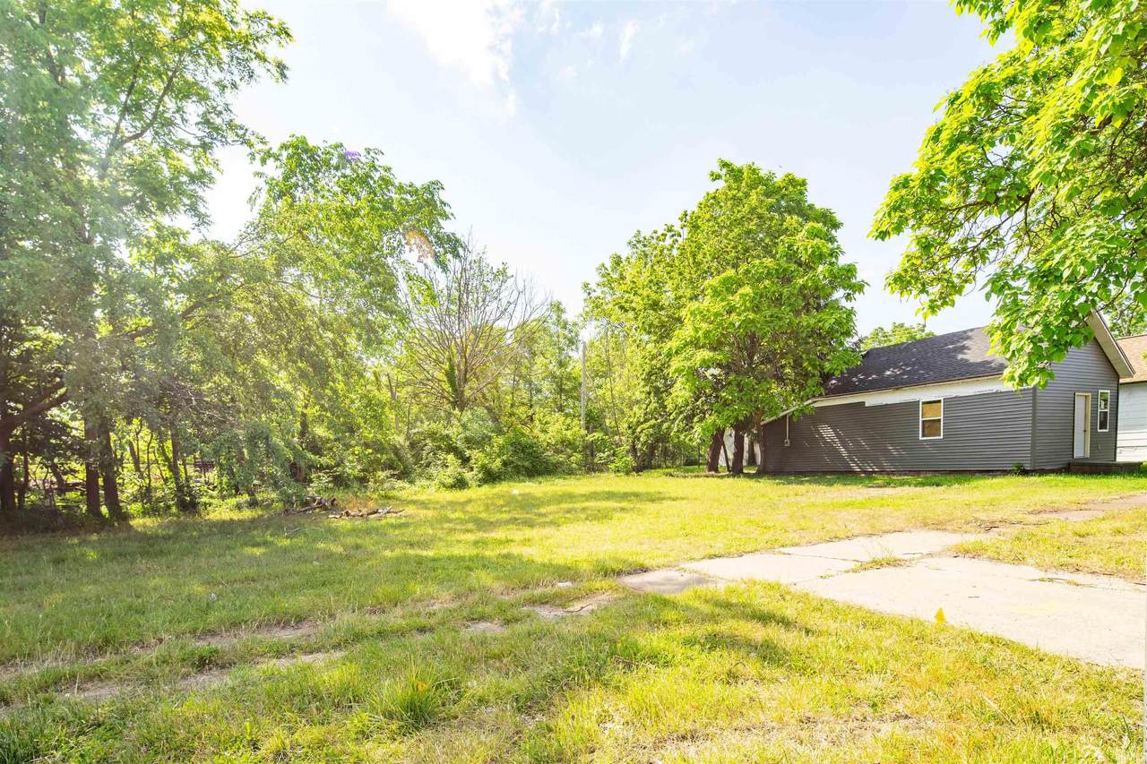 225 College Street - Photo 1