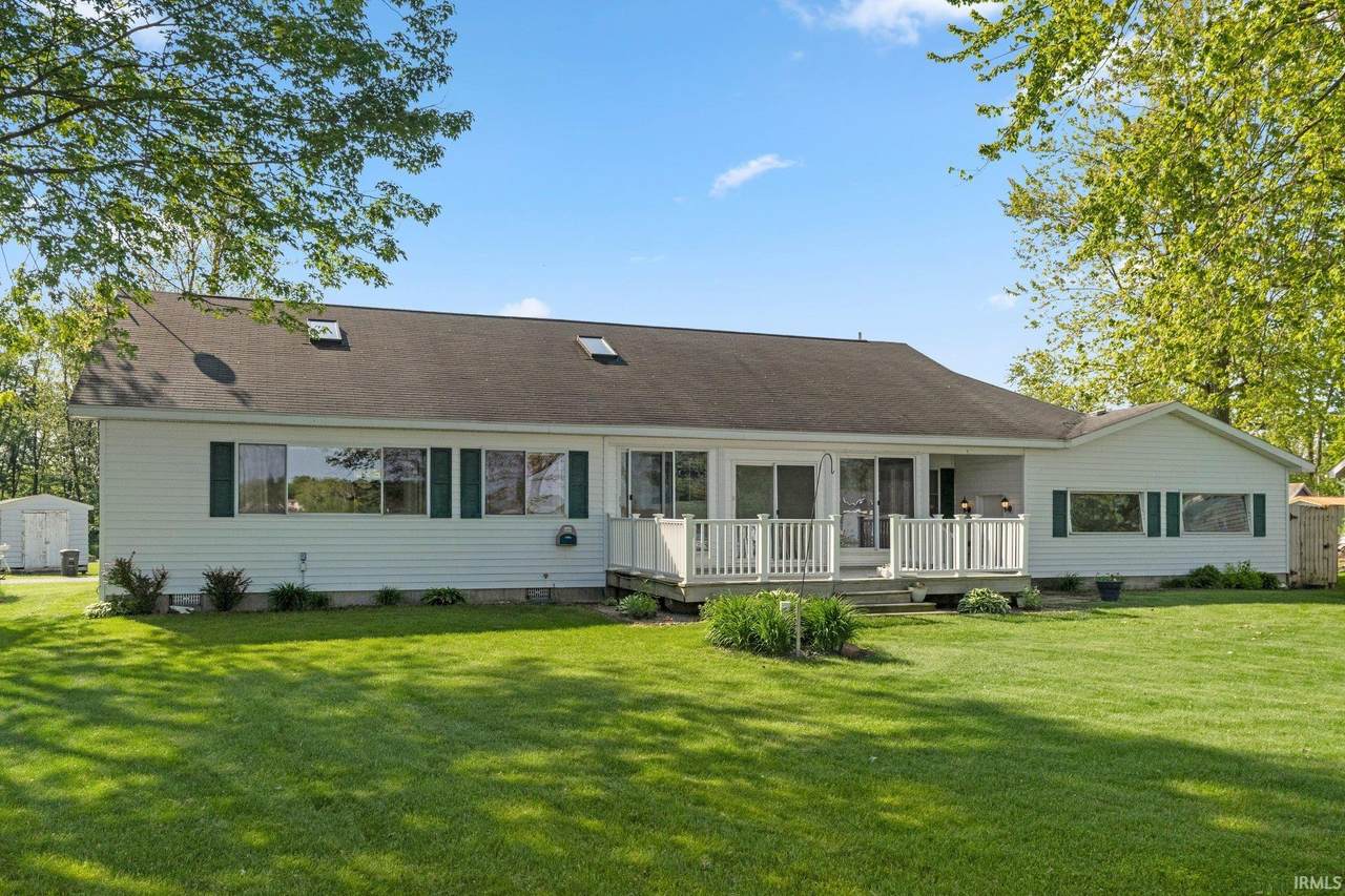 0251 Lakeview Drive - Photo 1