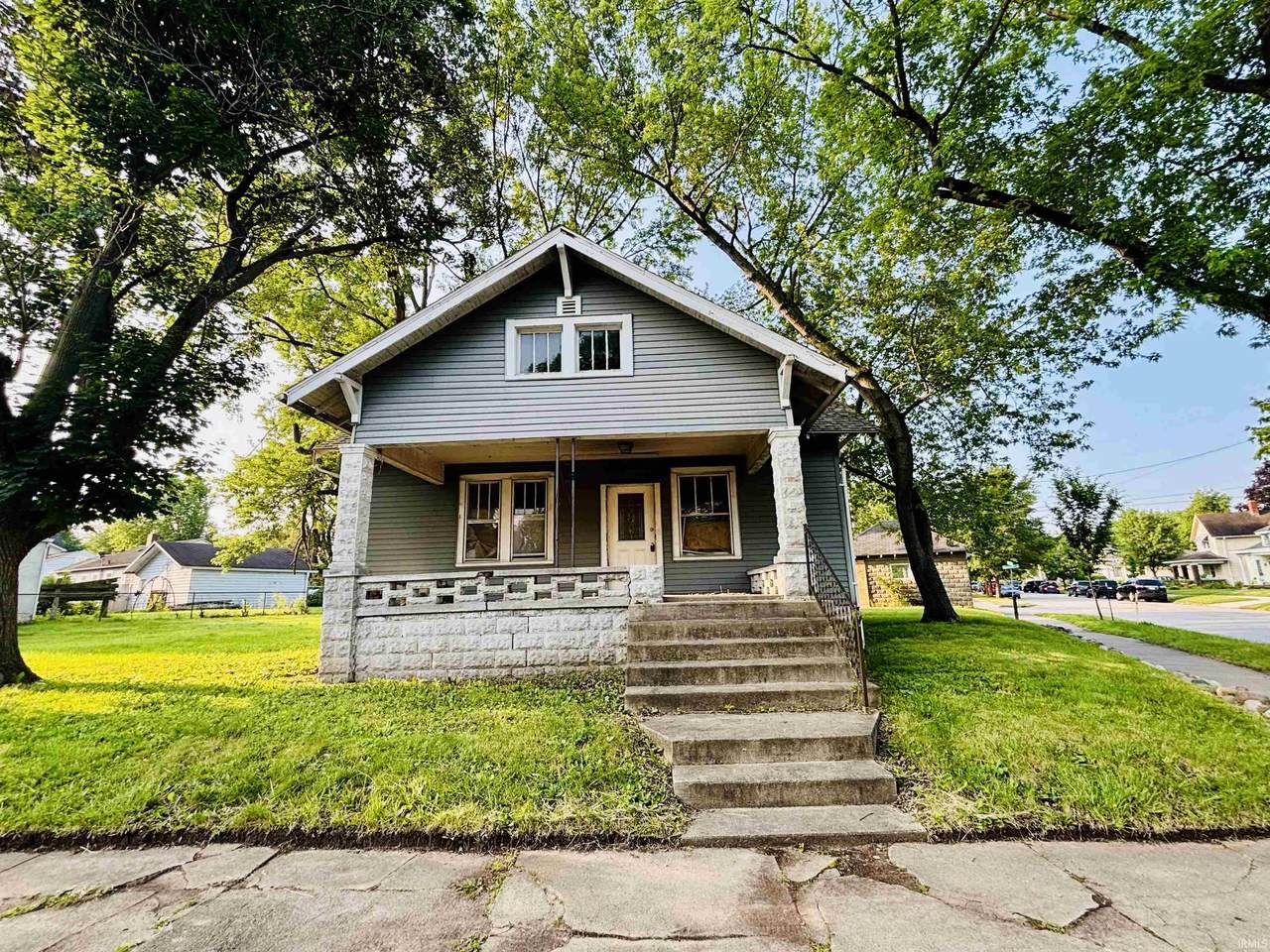 2001 Schuyler Avenue - Photo 1