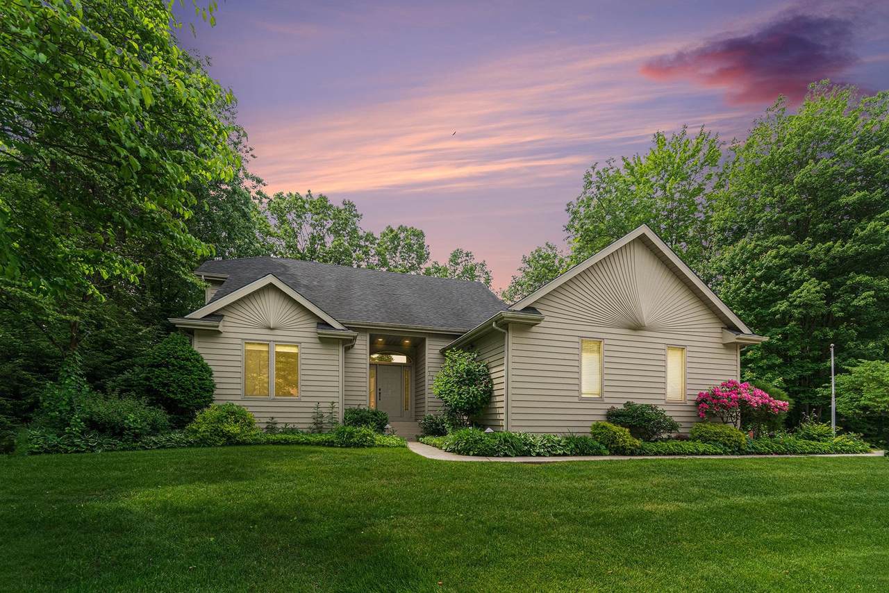 11830 Old Oak Drive - Photo 1