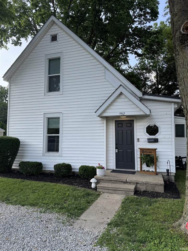 562 Railroad Street - Photo 1