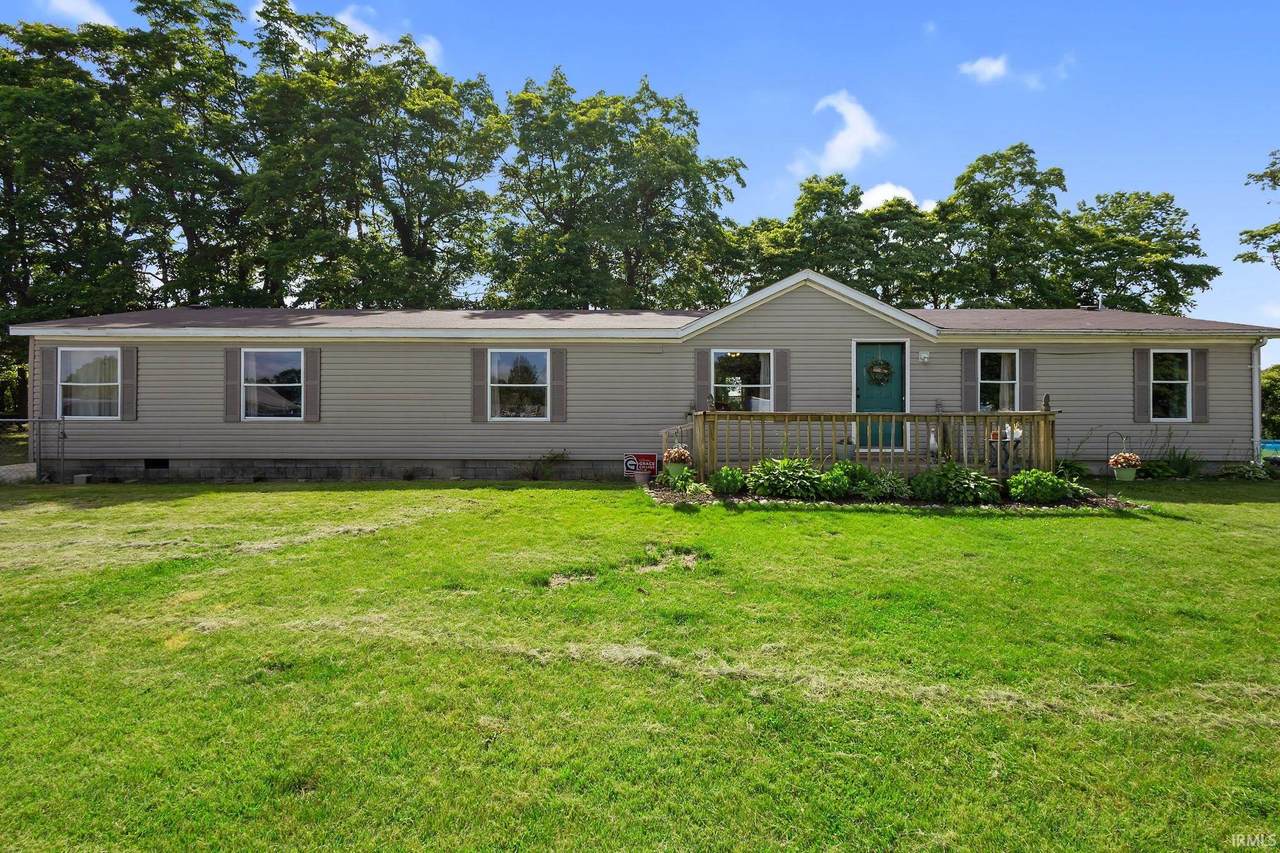 2765 Pinewood Drive - Photo 1
