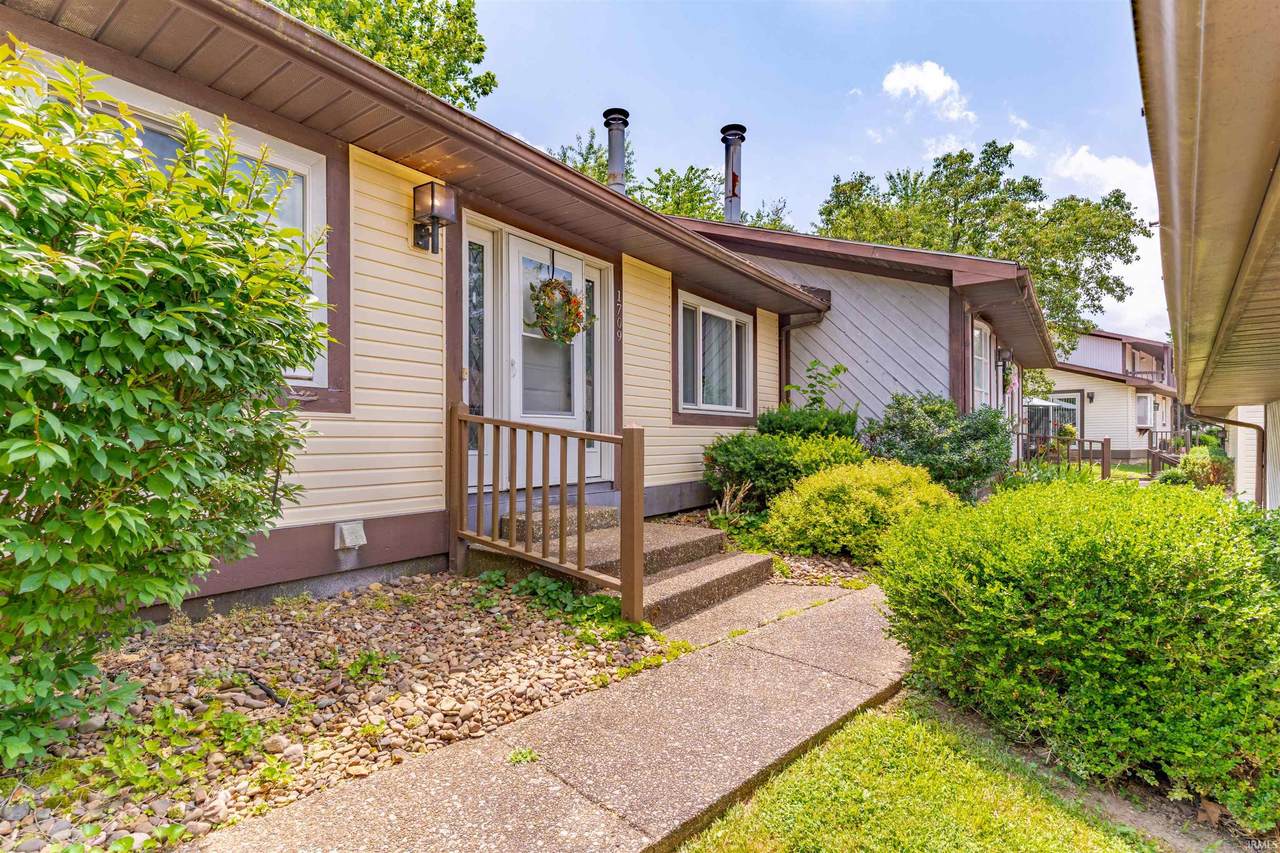 1709 Village Lane - Photo 1