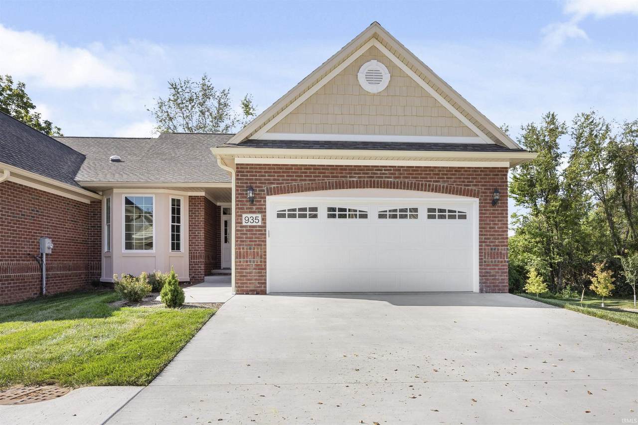 935 Baywood Drive - Photo 1