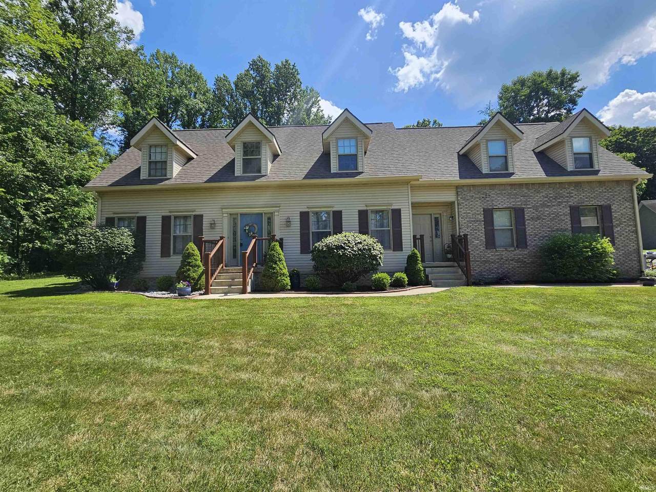 4163 Meadowvale Drive - Photo 1