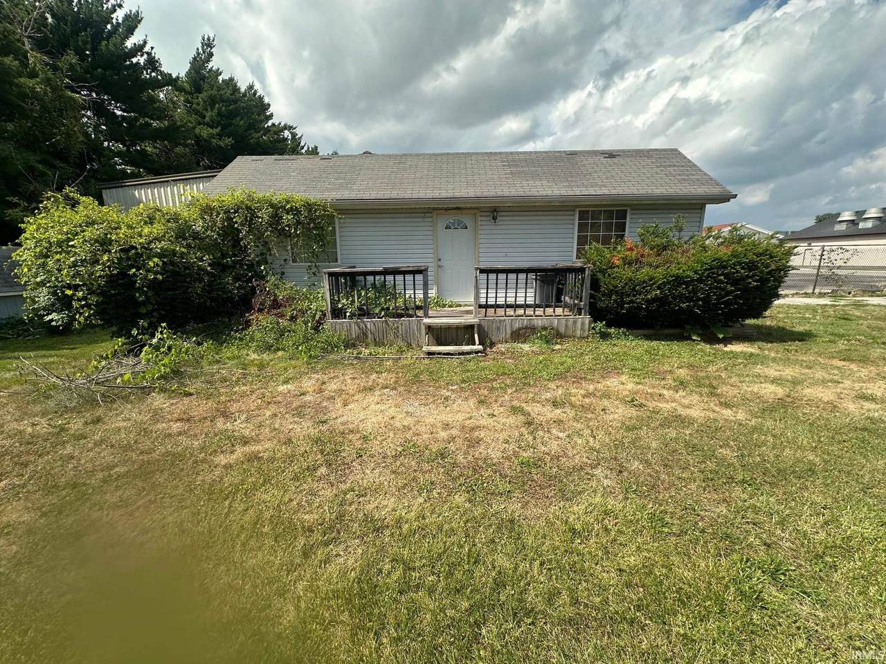 131 Creekside Drive - Photo 1