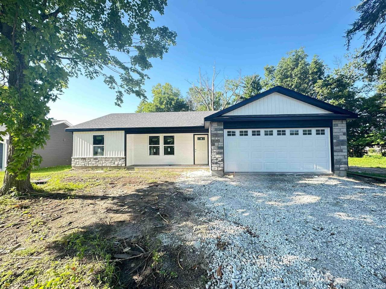 1010 8th Street - Photo 1