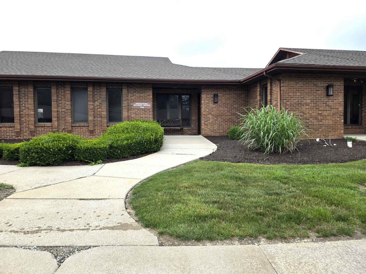 7319 Jefferson Boulevard - Photo 1