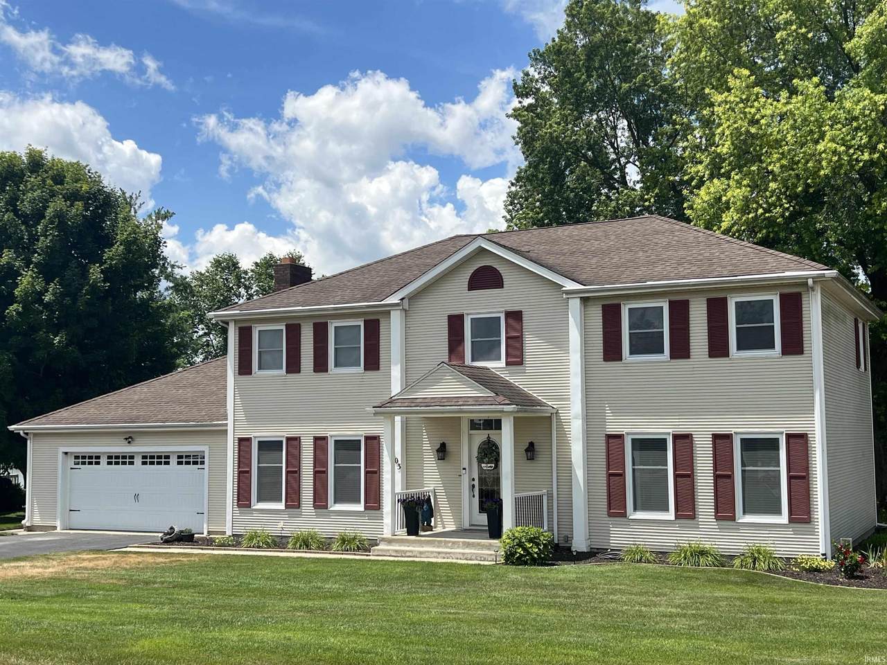 803 Lakeview Drive - Photo 1