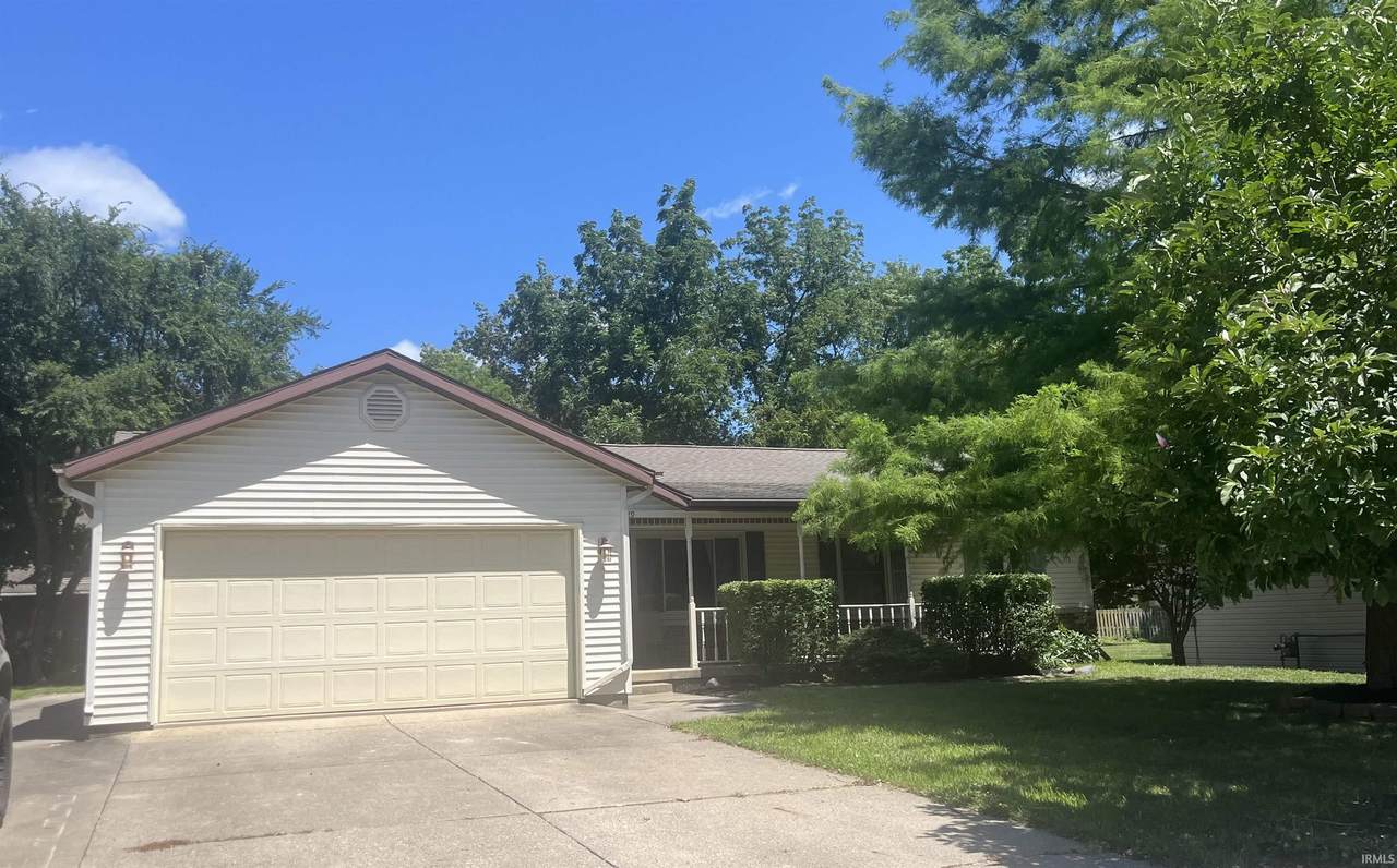 829 Foxwood Drive - Photo 1