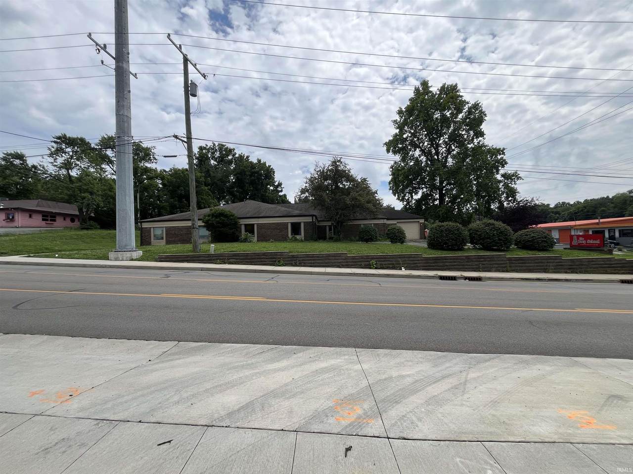 525 17th Street - Photo 1