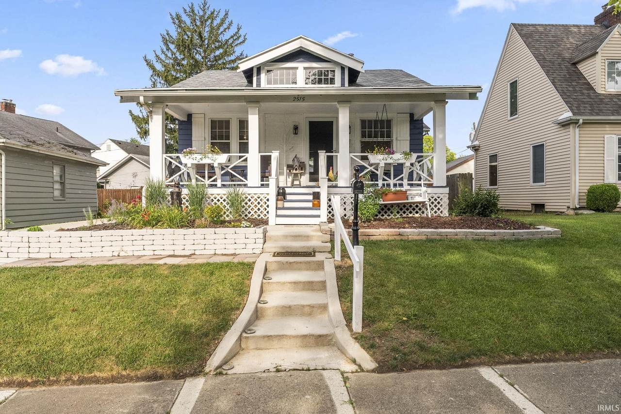 2515 Hubertus Avenue - Photo 1