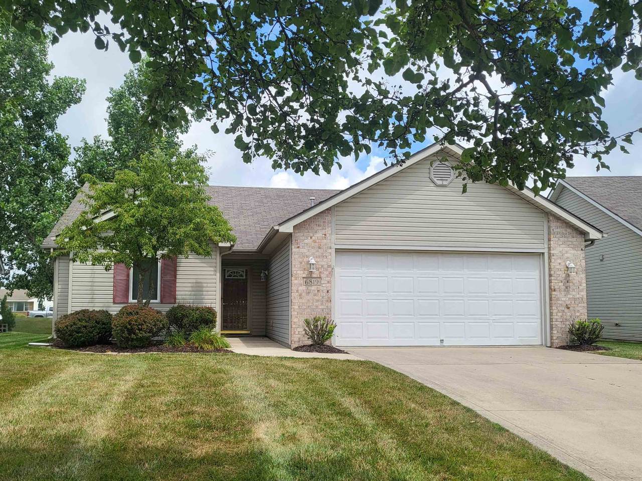 6819 Creekwood Trail - Photo 1