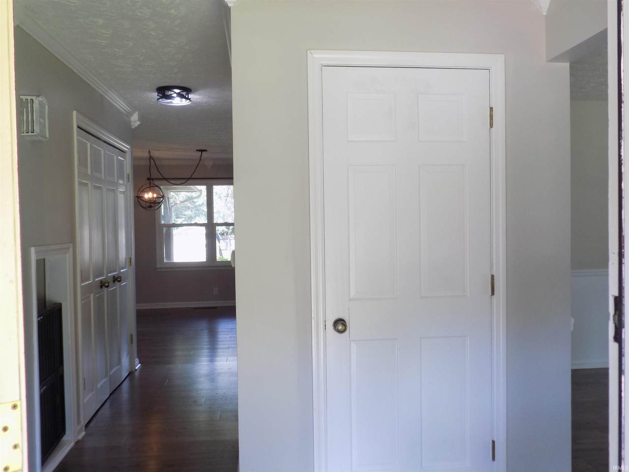 https://bt-photos.global.ssl.fastly.net/irmls/1280_boomver_1_202530884-2.jpg