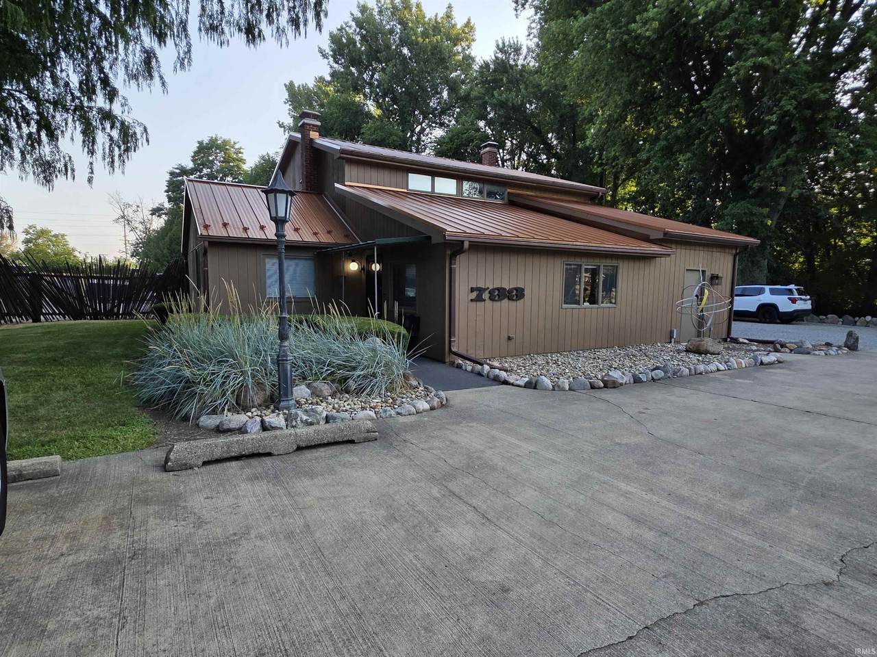 733 Princeton Avenue - Photo 1