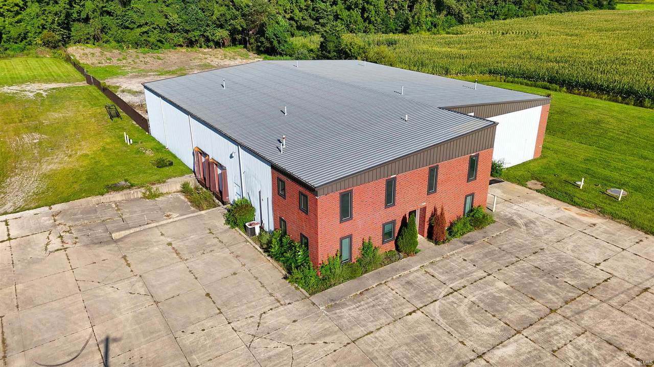 7360 800 N - Photo 1