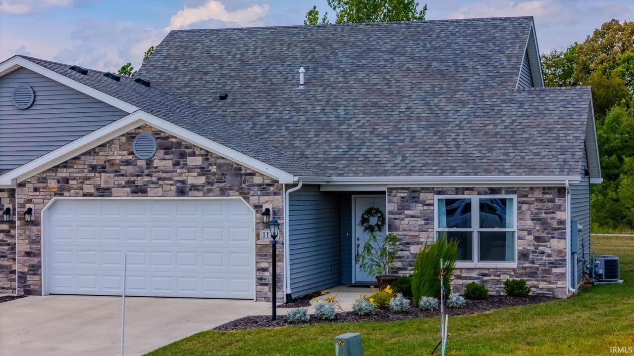 1113 Marshall Way - Photo 1