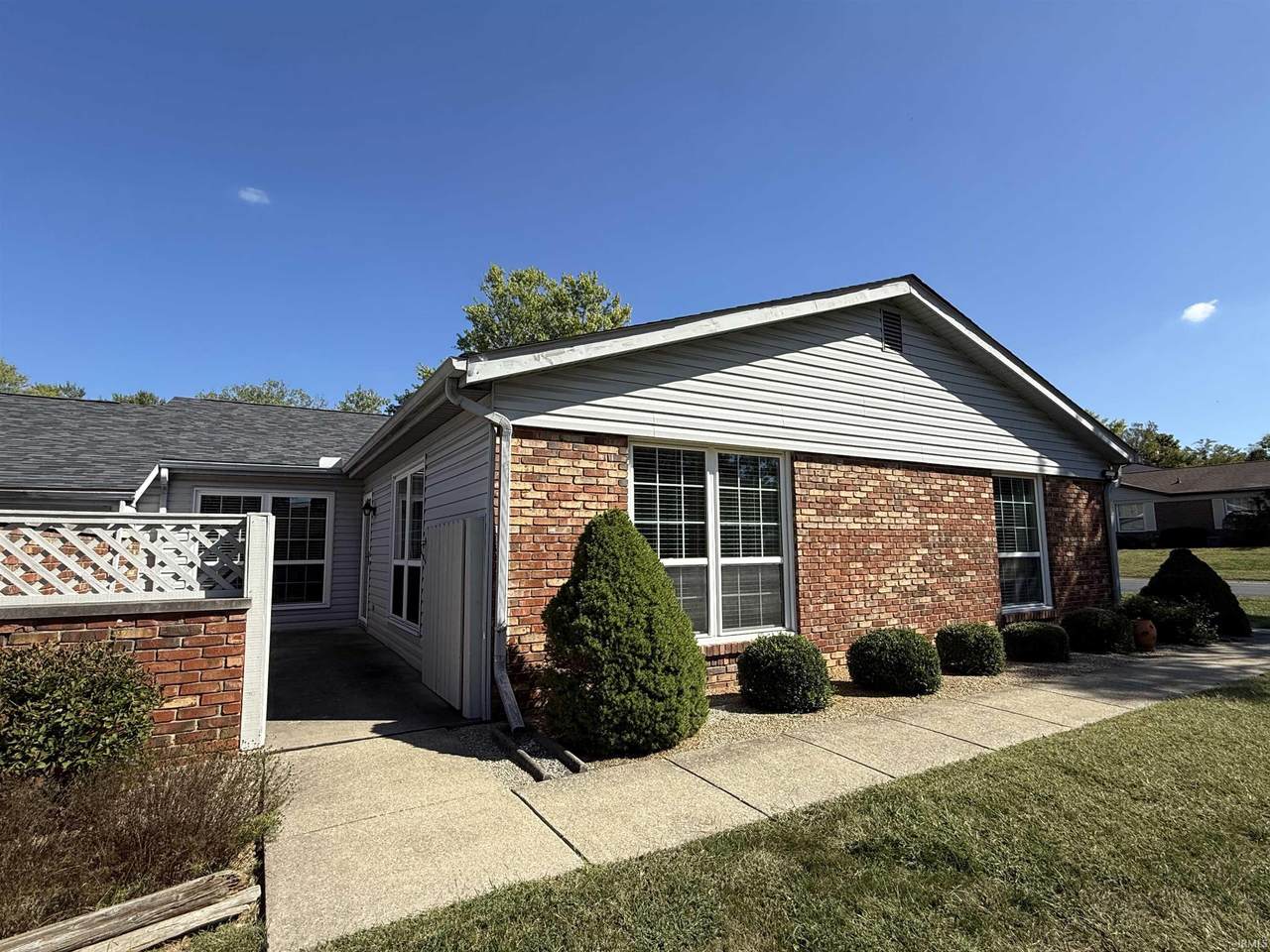 551 Waterloo Court - Photo 1