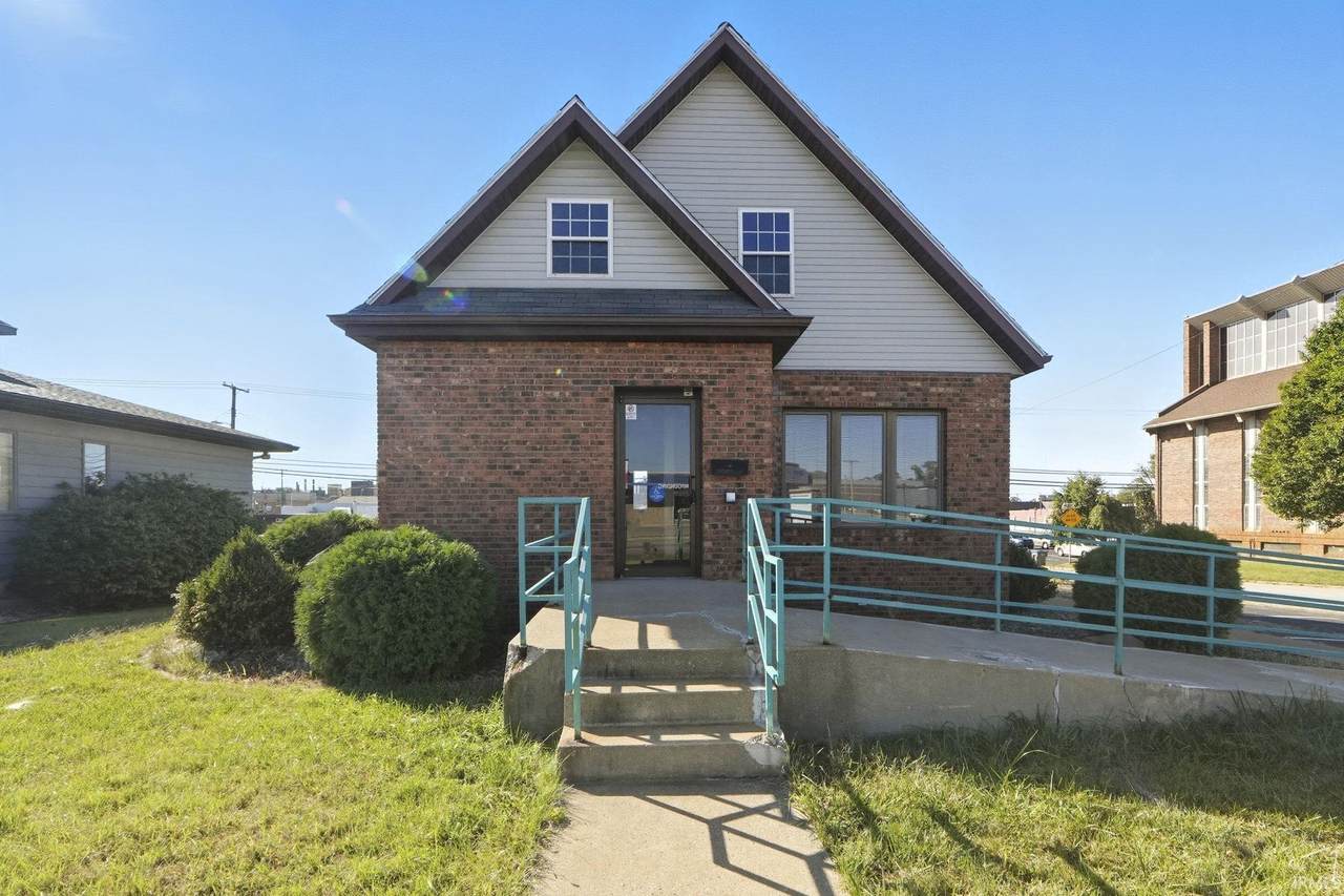 1804 Center Street - Photo 1