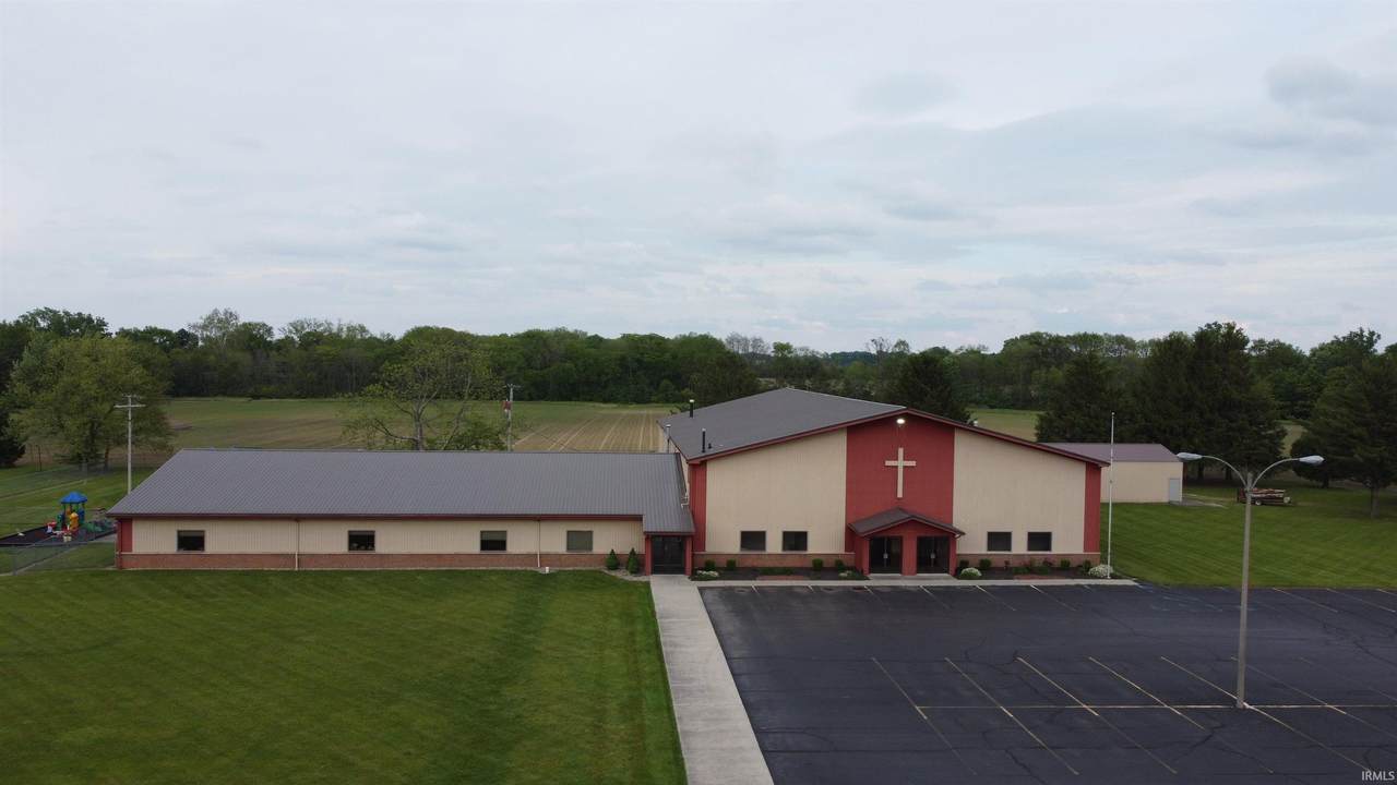 1621 350 E - Photo 1