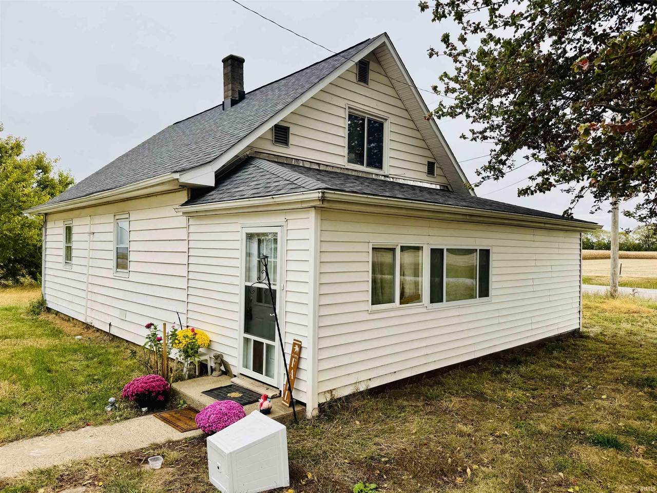 9227 900 W - Photo 1