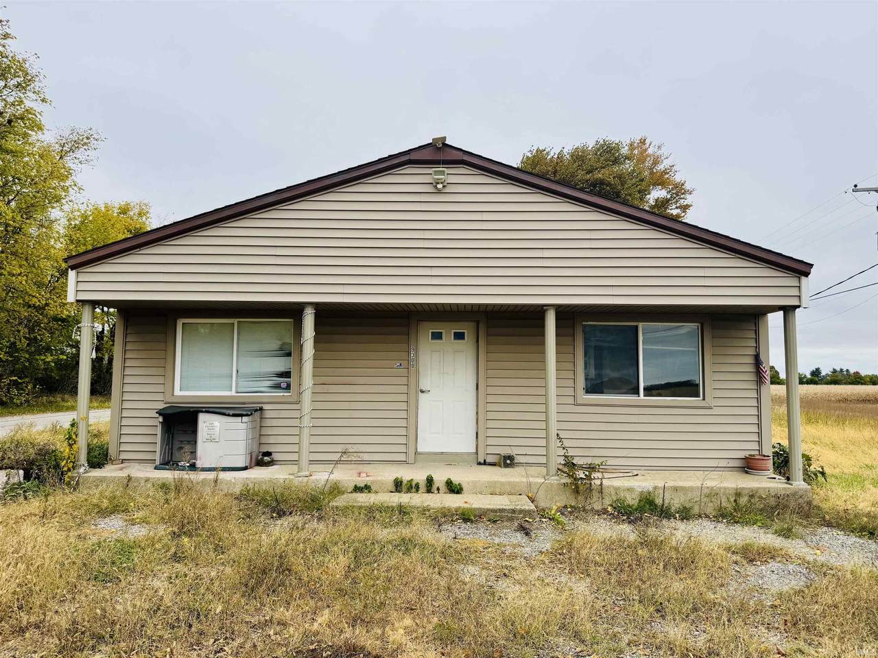 9227 900 W - Photo 1