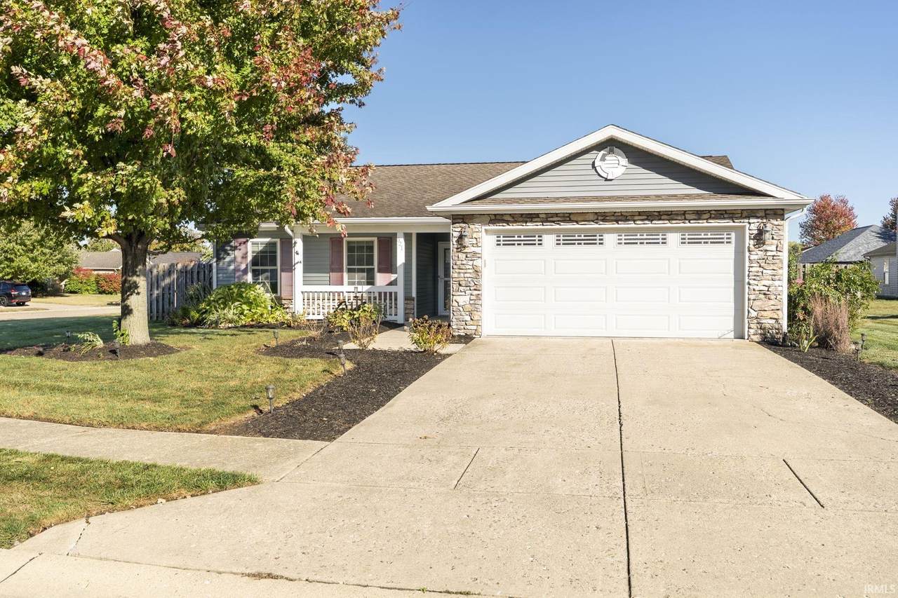 521 Harrison Circle - Photo 1