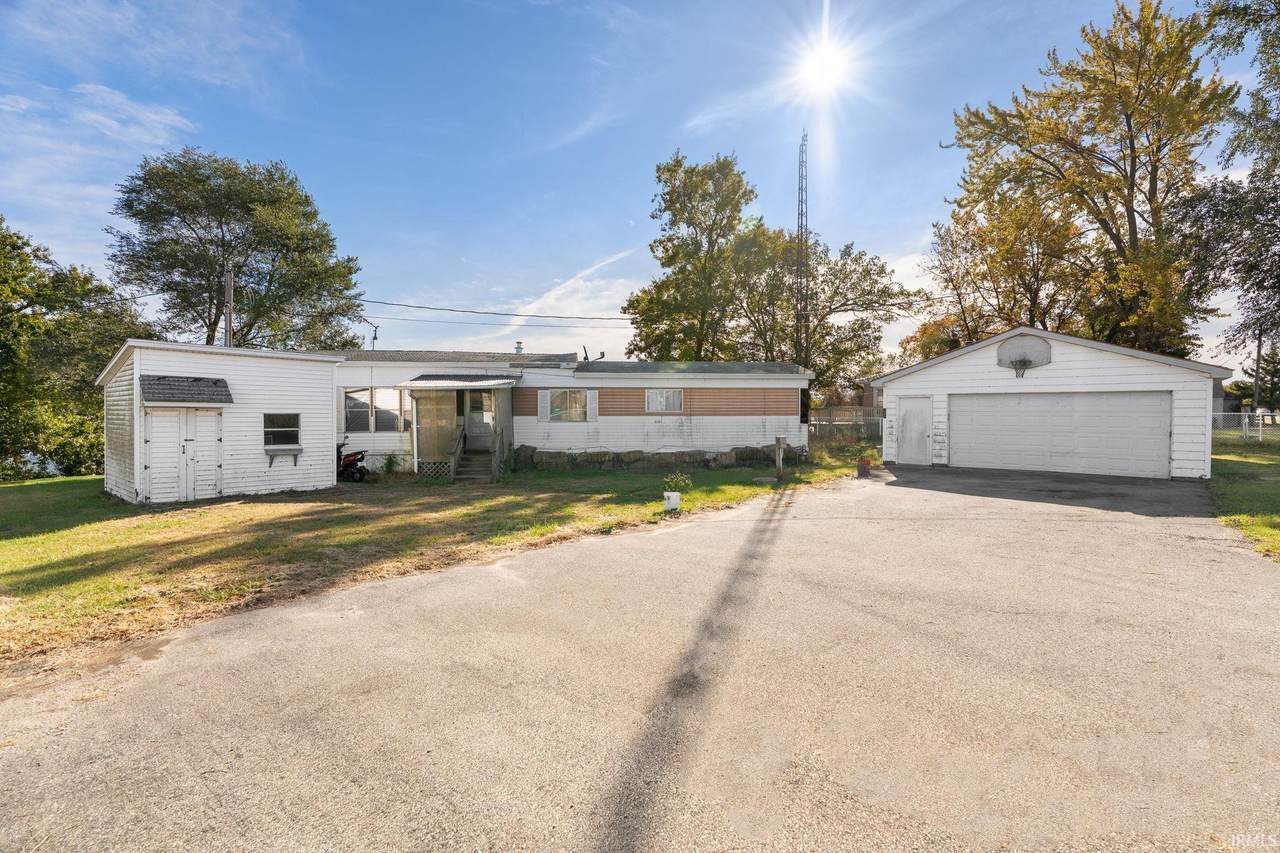 6737 300 E - Photo 1