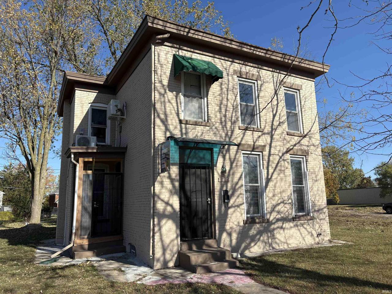 613 Lewis Street - Photo 1