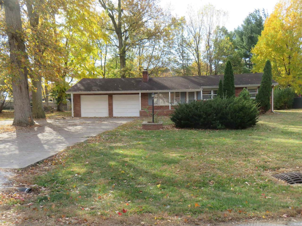 311 Sherwood Forest Drive - Photo 1