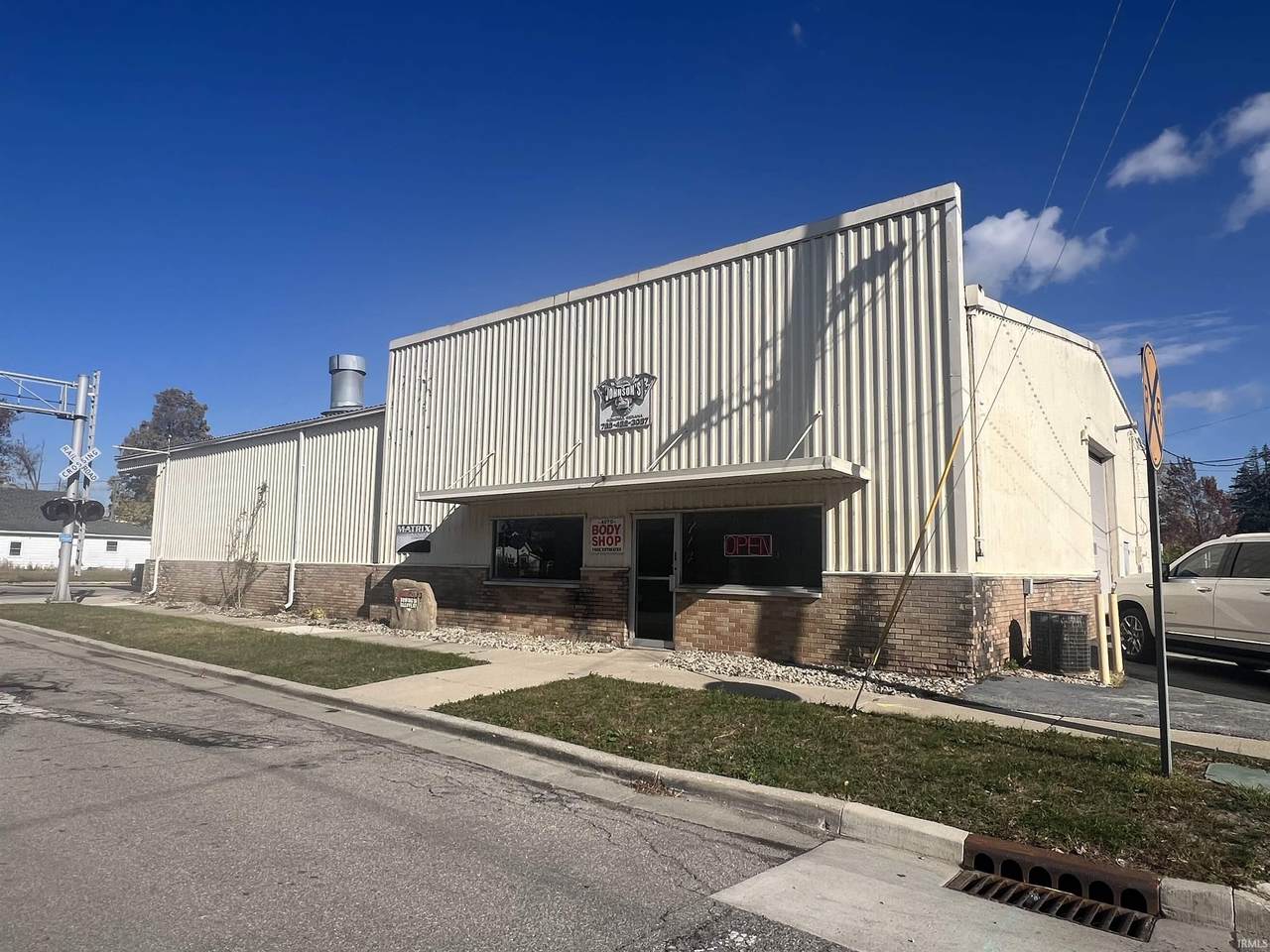 714 Lafountain - Photo 1